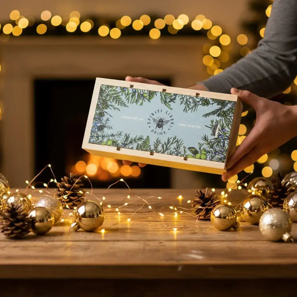 Cornice per foto in legno con design a foglie verdi e motivo floreale, accenti dorati